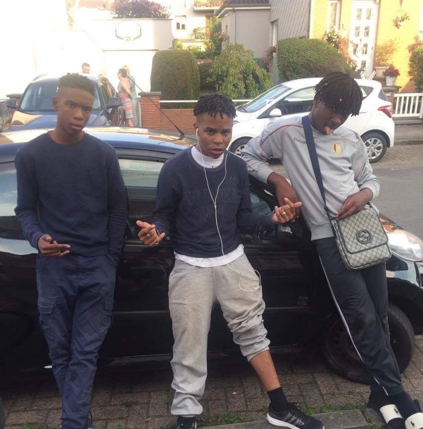 winandy_john's tweet photo. En 8 ans vous avez tjr été à mes côtés, vous m’avez vue grandir et on a tout fait ensemble. Mtn on est plus que 2 mon sang … Soit fort🩸💔🕊      #Onelovemesfrères https://t.co/SMjOUfjmej