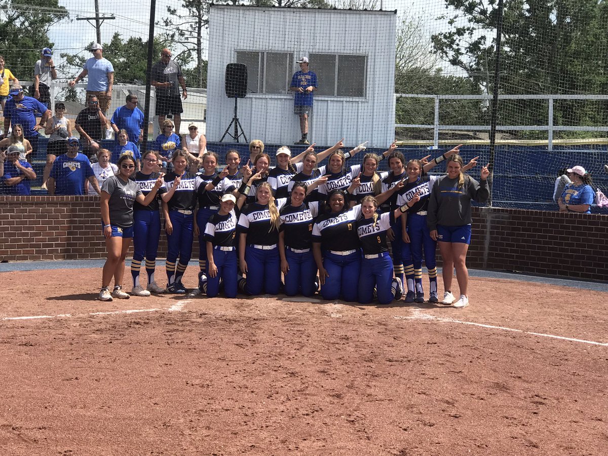 Lady Comets WIN 16-1
We are headed to Broussard!!