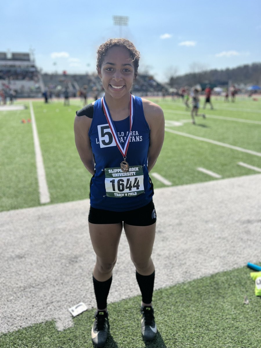 HempfieldAreaTF's tweet photo. Congrats @llindsaysimmons on placing 4️⃣th in the 100h with a time of (16.56)! 

#rockrelays https://t.co/QF03PWN0CM