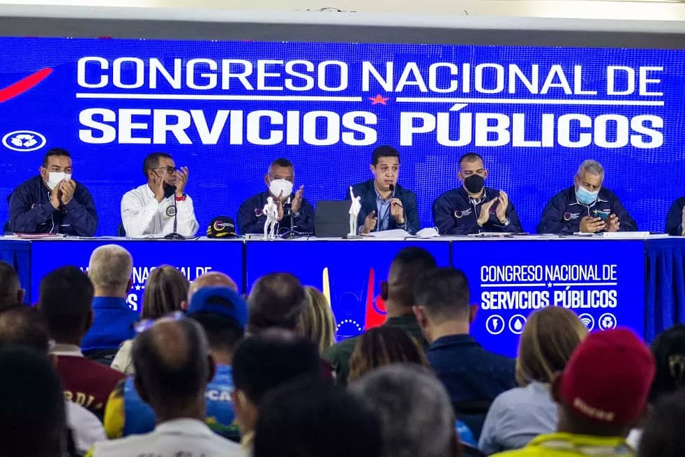 #Minec || Continuando con el Congreso Nacional de Servicios Públicos, Capítulo Sucre, seguimos cumpliendo las instrucciones del presidente <a href="/NicolasMaduro/">Nicolás Maduro</a> de garantizar el buen vivir de todo el pueblo venezolano.
