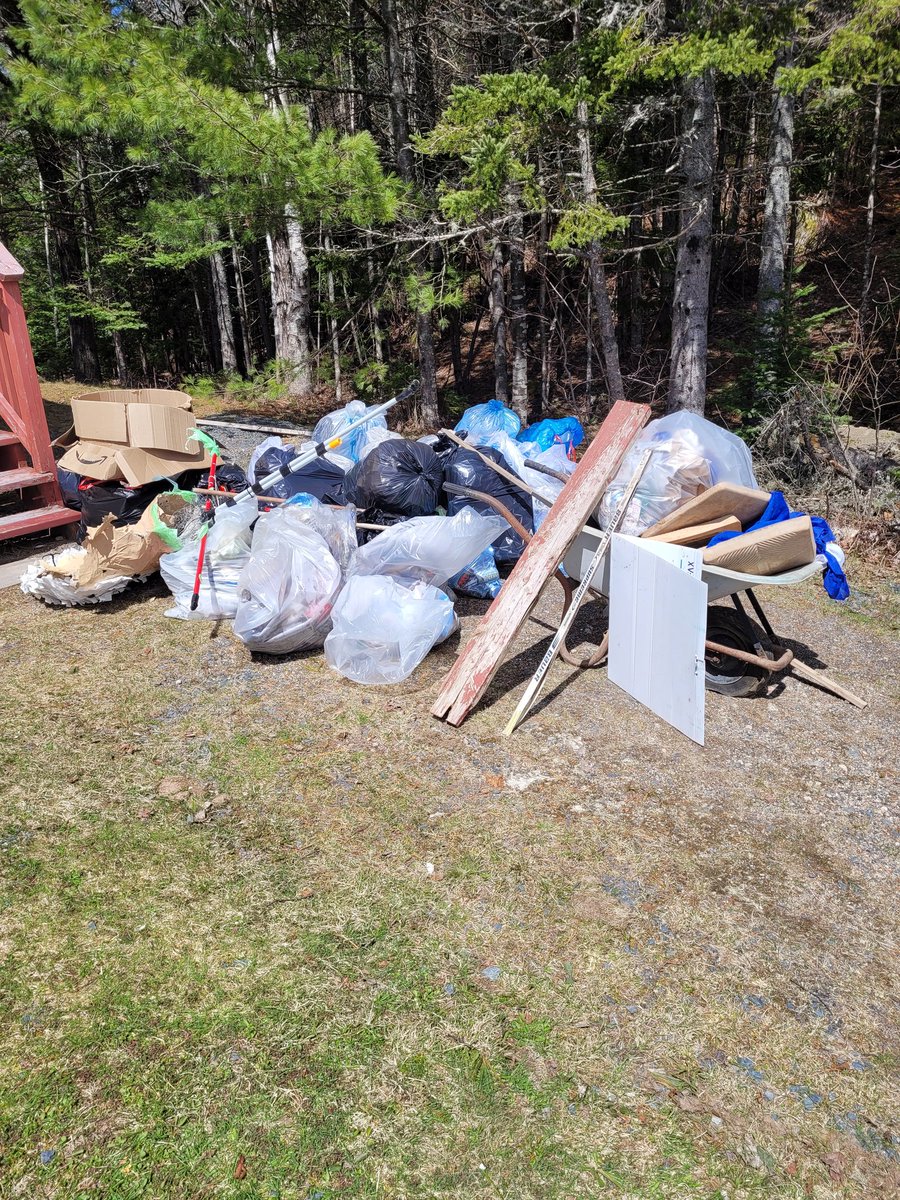 A huge thanks to all the great people who came out for our Earthday clean up!