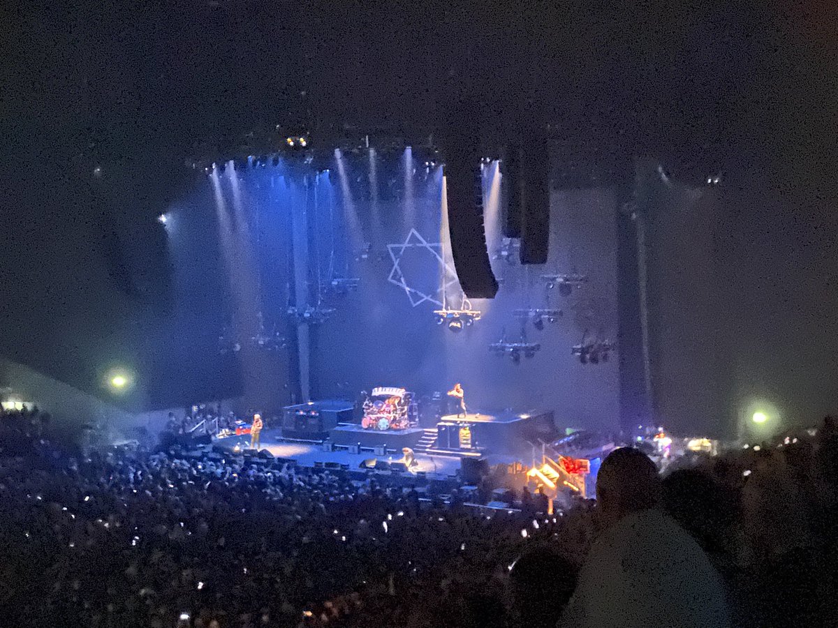 ondfisk's tweet photo. @Tool defining #InThePresenceOfAwesomeness at @RoyalArenaCPH \m/ https://t.co/OOWU3M289s