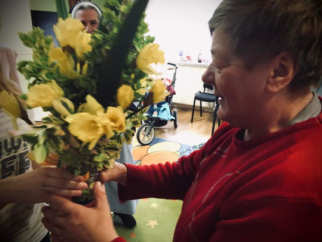 mocarze's tweet photo. Urodziny 🎂 Tereski 😍 Naszej absolwentki. Życzymy zdrówka i Bożej opieki na każdy dzień💐🎂🎁🥳🍾🎈🎂
#mocarz #urodziny #tort #życzenia https://t.co/UXykMdwS6F