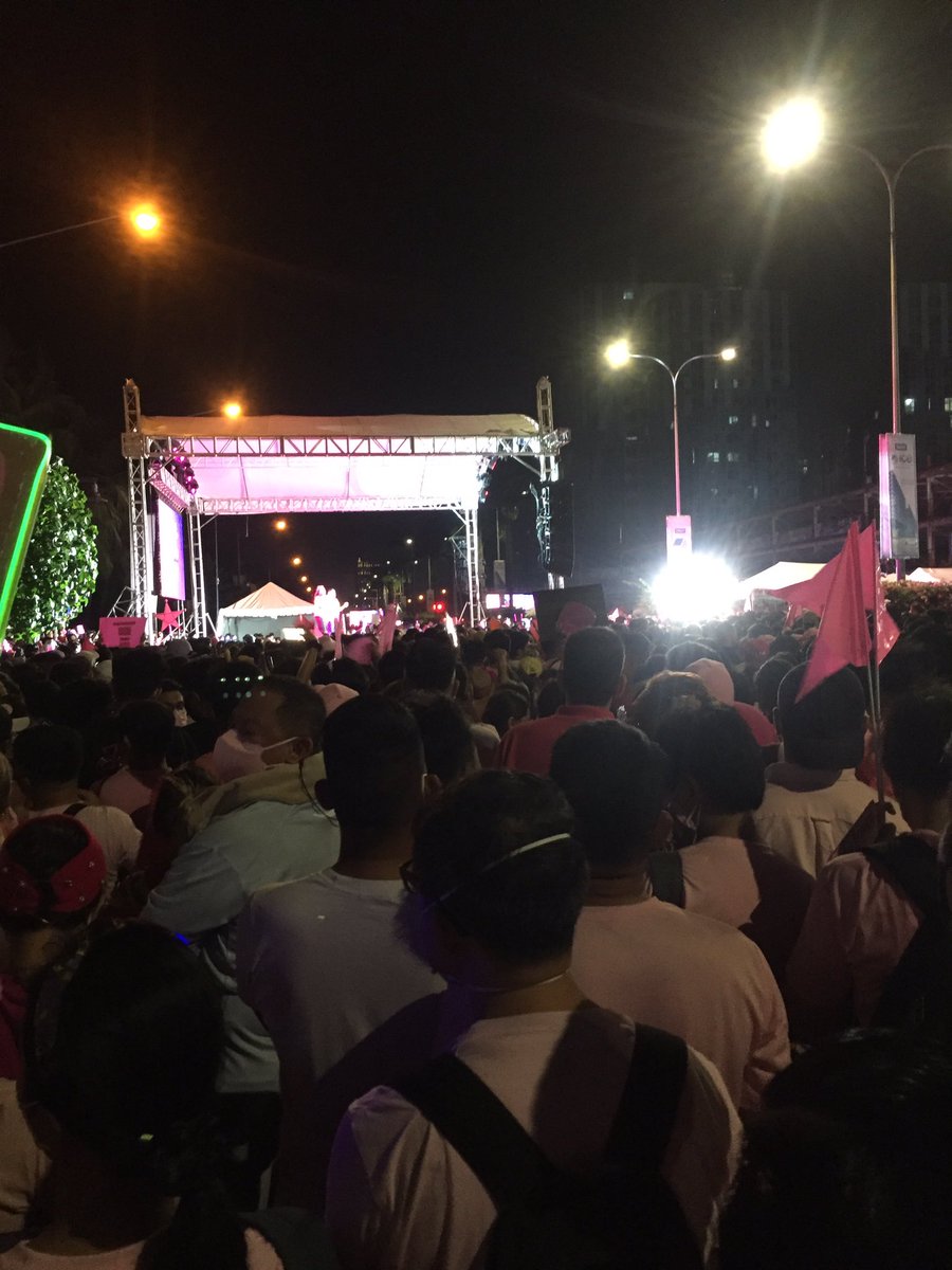 kreeespi's tweet photo. We were there. 

#PasayIsPink 
#LeniKiko2022 
#AngatBuhayLahat https://t.co/ut2hvxGiyY