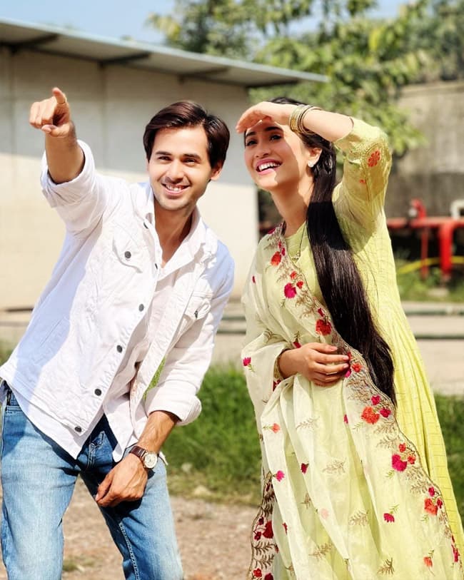 KiruxTweets's tweet photo. Randeep nd Ashi                     Randeep nd Shivangi https://t.co/cQ1C0oighM