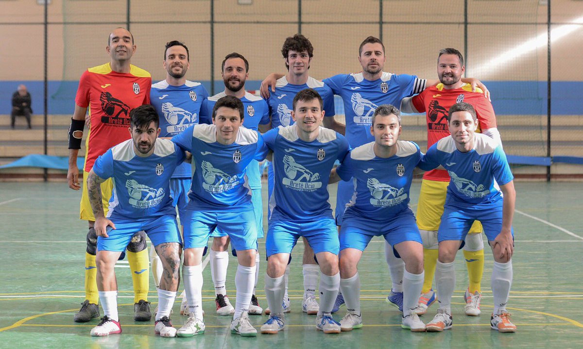 🏆 3ª División - Grupo 4
📆 Jornada 23
🏟 P.M. La Elipa

6️⃣ <a href="/cascoantiguofs/">C.D.E. Casco Antiguo</a>
2️⃣ <a href="/CFSARTILLEROS/">CFS Artilleros Moratalaz</a>

<a href="/Davidel9deltoro/">David H</a> ⚽️⚽️⚽️⚽️
<a href="/sergiosancheza4/">sergio</a> ⚽️
<a href="/danilson92/">Daniel Panadero</a> ⚽️