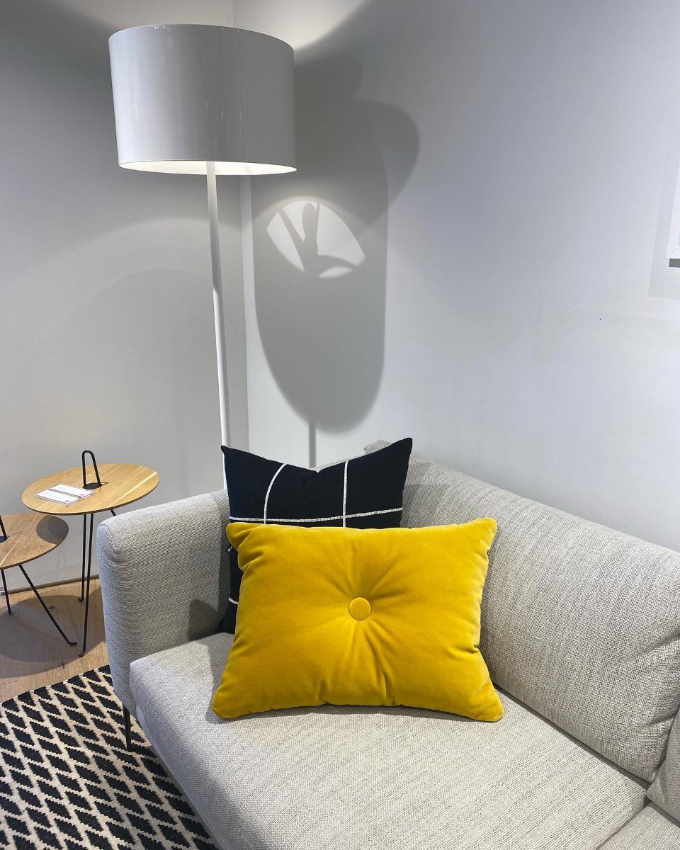 NajafiSarah's tweet photo. Still trying to find your design style? Stick with neutrals for your larger furniture pieces, like your sofa, and use colorful pillows, rugs, or throws to bring your personality into your space. The best part about it is that you can switch things up without much hassle. https://t.co/IVvDoGnuei
