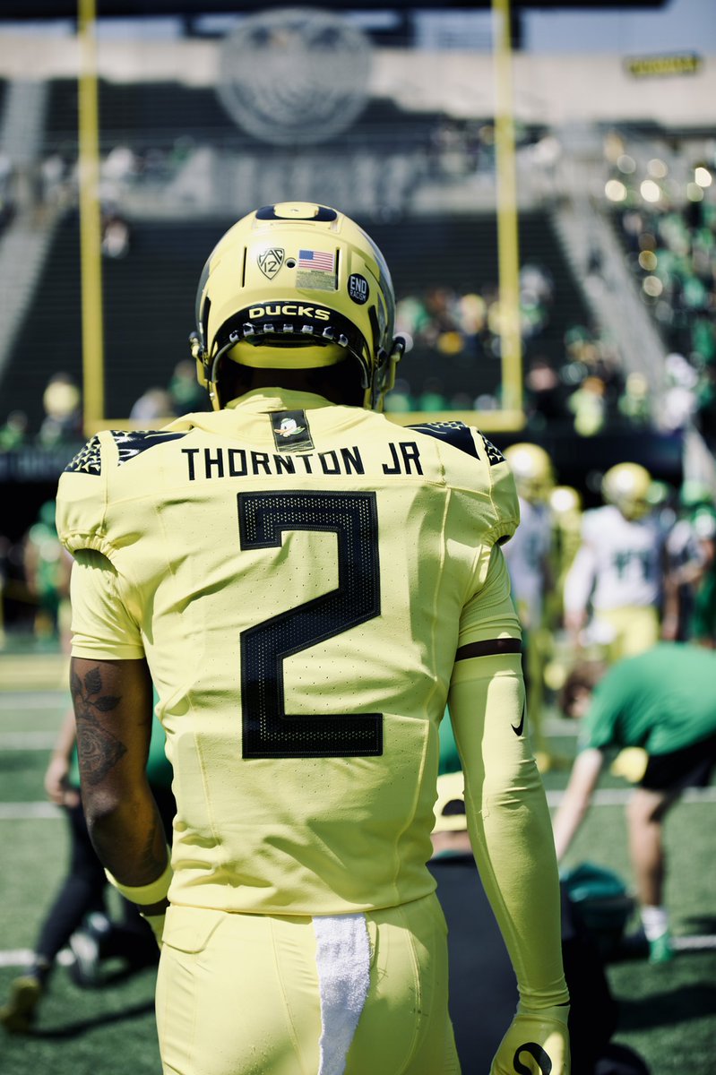 oregonfootball's tweet photo. Oregon Football™️ https://t.co/nDEWaw2uL8