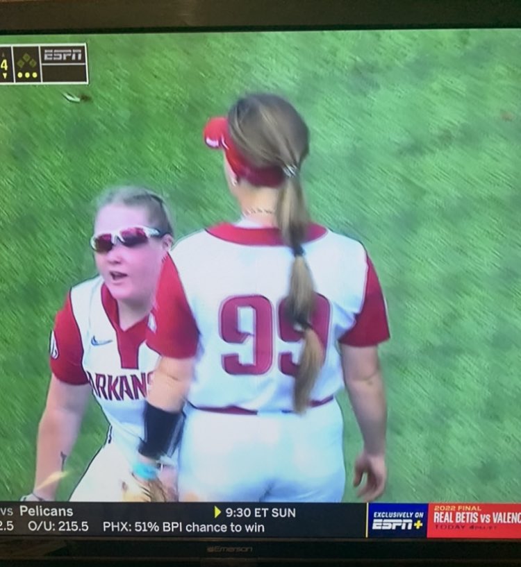 Layout diving catch by <a href="/kaciehoffmann02/">Kacie Hoffmann</a> ends the 4th. We are still tied up 4-4.
