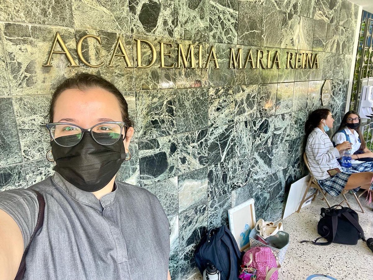 andreaiotero's tweet photo. Yesterday, at my High School’s Career Day, talking about medicine to wise young women! 🏥🩺💊👩🏻⚕️⚕️@ Academia Maria Reina #bluebees🐝💙#womenofspirit #WomenInMedicine #WomenEmpowerment #MedTwitter #Mentoring #CareerDay #PuertoRico https://t.co/6GzL0eA6qU