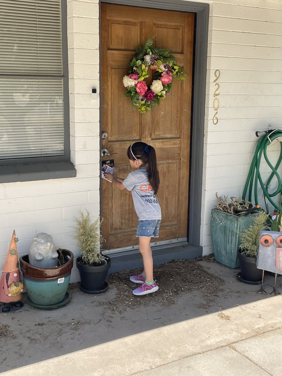 LatinoGopAZ's tweet photo. Today we had the best group of volunteers to go door knocking with! Latino outreach is so important and these little girls were the best help ever!!❤️🇺🇸 #leadright #az #redwave #youth #weekendofaction https://t.co/hvvVZz4WoE