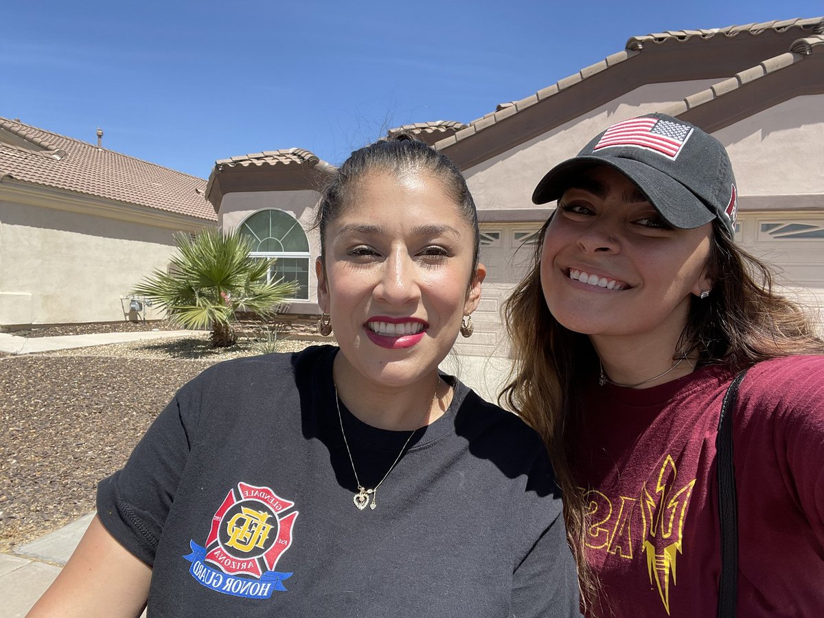 LatinoGopAZ's tweet photo. Today we had the best group of volunteers to go door knocking with! Latino outreach is so important and these little girls were the best help ever!!❤️🇺🇸 #leadright #az #redwave #youth #weekendofaction https://t.co/hvvVZz4WoE