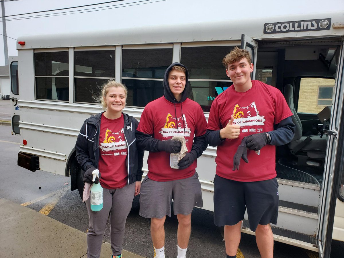 WolvesAthletics's tweet image. #WolvesAtWork | #DayOfChampions22
#GoWolves🐺 | #maroonNgold🐾