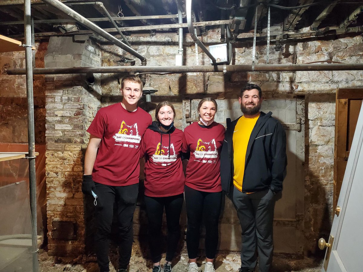 WolvesAthletics's tweet image. #WolvesAtWork | #DayOfChampions22
#GoWolves🐺 | #maroonNgold🐾