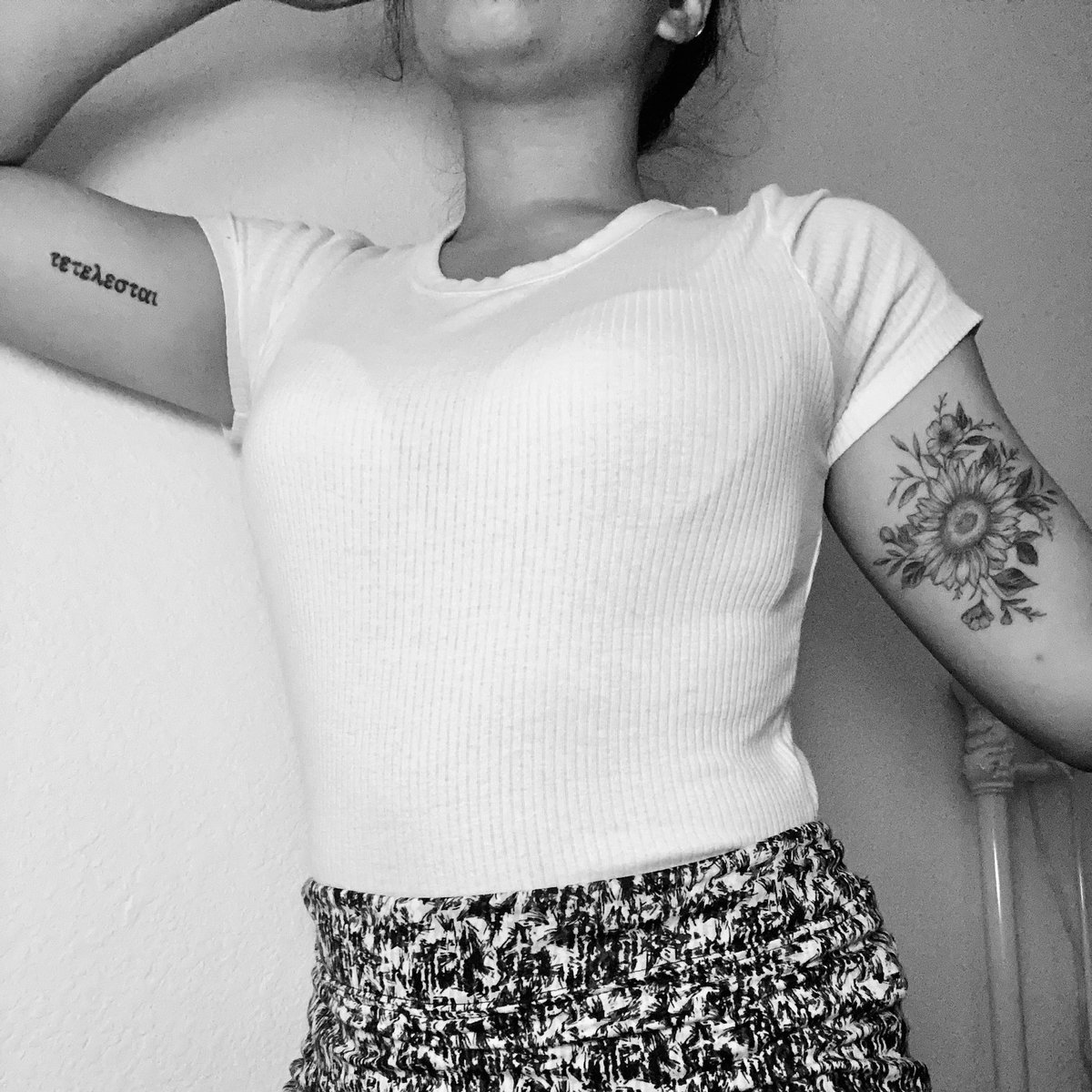 liptonspcialtea's tweet photo. despite knowing
they won’t be here for long
they still choose to live
their brightest lives

- sunflowers (rupi kaur)

proof of life on this bird app 🌻🌻🌻 got this new tatt a week ago and im still obsessed with it 🥰 https://t.co/sSB81hraLD