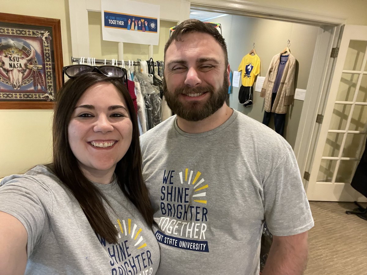 MrsKatieClark_'s tweet photo. Completed our final two alumni service projects for Flashes Give Back Week! We cut out capes for kids and donated clothes to the career closet. @KSUAlumni #FlashesGiveBack https://t.co/TqmbPcLq2V