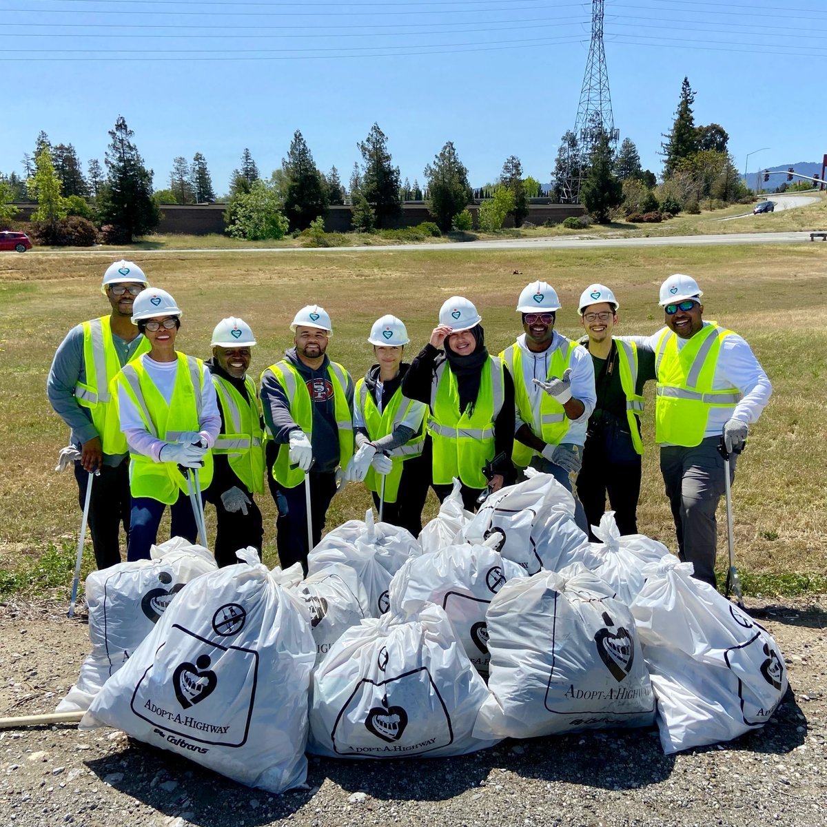 Today, our De Anza BFSA Network celebrated #EarthDay by organizing an #AdoptAHighway cleanup. This community service took place on the stretch of freeway that BFSA has adopted near the 280/85 interchange. <a href="/DeAnzaPresLloyd/">Lloyd Holmes</a> was there to lend a hand. Check out the results. 🙌