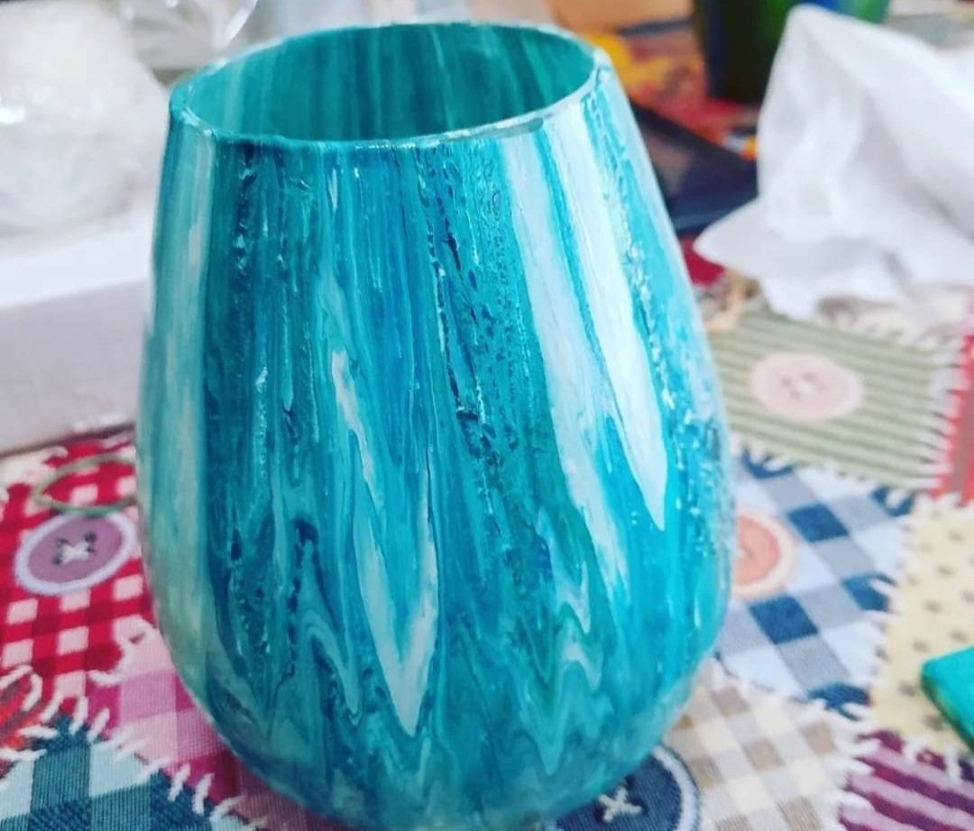 UmbrelaLeCheile's tweet photo. We are so happy to welcome Shivers Art back to the market tomorrow! Catch them at the Eyre Square Hotel 12.30pm to 5pm 🎨 

#irishart #galwaymarkets https://t.co/s6zR8MsbJ4