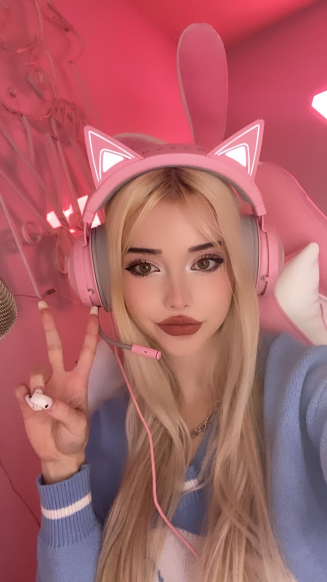 Lauren Burch♡ on Twitter "Live on twitch! Watching the VirtualPangea