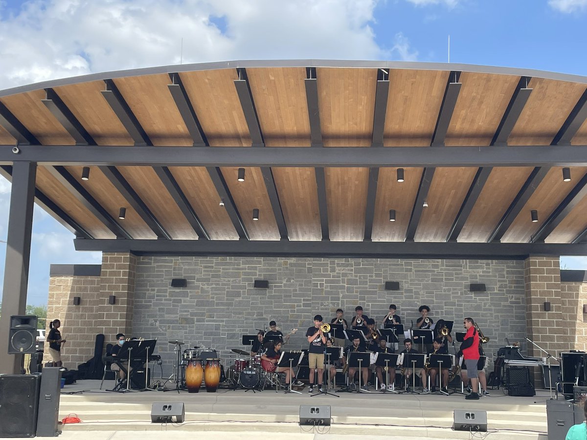 waltripramband's tweet photo. Beautiful day for @waltripramband to kick off the East Aldine Jazz Festival! Go RamBand! Then off to the Heights for the Great Taste of Heights Festival! #TheWaltripWay https://t.co/1gYw3D1ZJ0