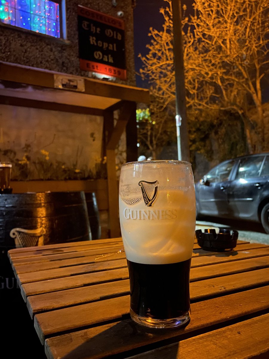 foxatronic82's tweet photo. Itโs #beercleanglass Day, but then again itโs always Beer Clean Glass Day at the Royal Oak in Kilmainham. https://t.co/muEjdUDvCG