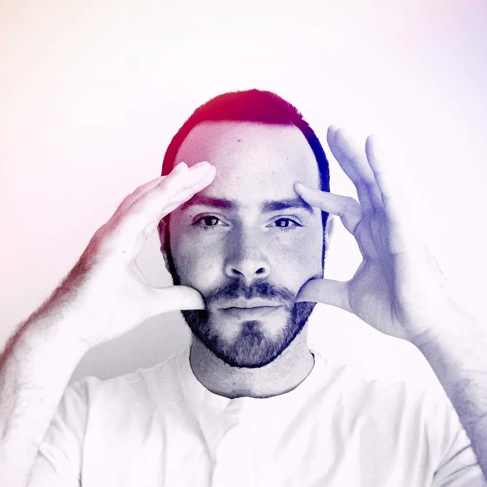 Prenez une pause musicale et découvrez le tout premier titre en français « 𝙉𝙚 𝙢𝙚 𝙙𝙞𝙨 𝙥𝙖𝙨 » de l'auteur-compositeur-interprète de Victoria, 𝗠𝗮𝘁𝘁 𝗦𝘁𝗲𝗿𝗻. Ce lancement arrive en amont de son premier album 100 % francophone, prévu en mai 2022
buff.ly/3v4MFw6