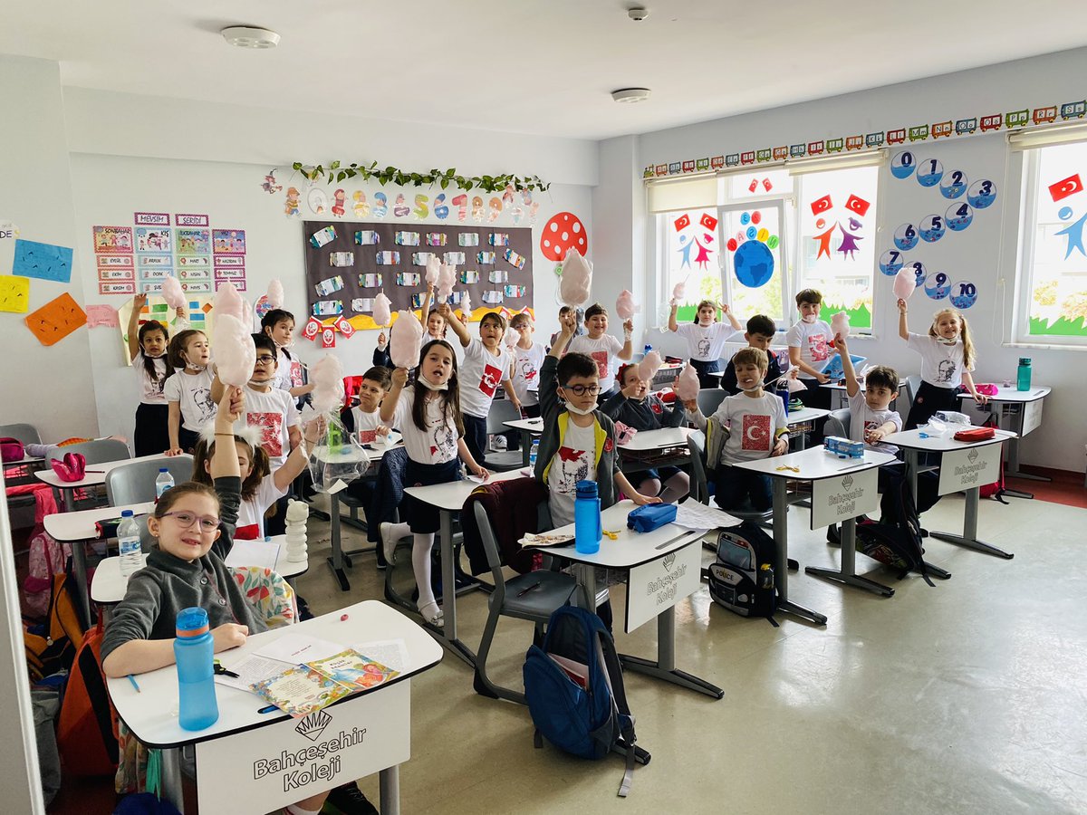 Sadece büyük bir lider, geleceği küçük kalplere emanet eder.❤💙
Emanetin emin ellerde Ata'm🇹🇷 <a href="/omerfarukozer/">ömer faruk özer</a> <a href="/aynurbalkan22/">Aynur BALKAN</a>