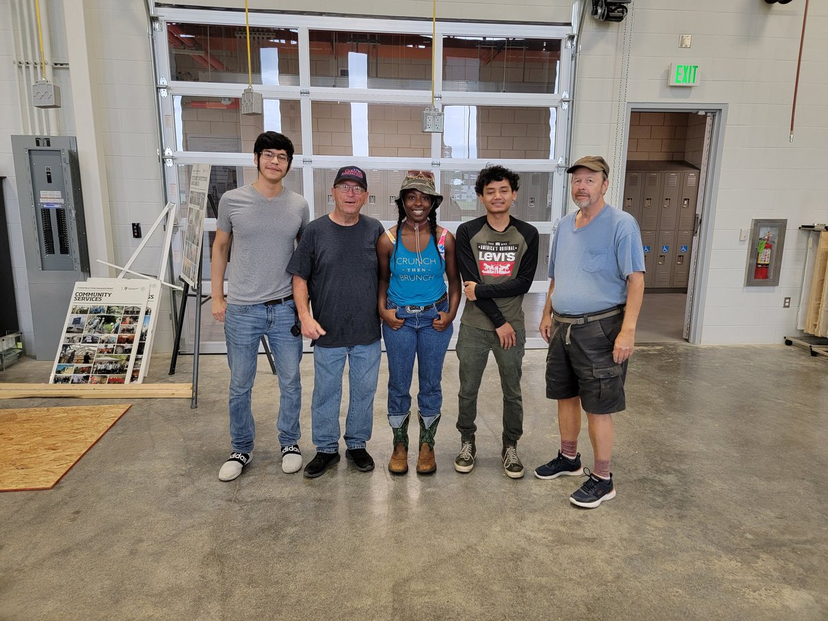 1/2 Shoutout to Professor Robert Ford of <a href="/TCCollege/">TarrantCountyCollege</a> and his amazing students for all of their help today! We are another step closer to finishing the collaborative project between the Glen Park Neighborhood and <a href="/TarrantTransit/">Tarrant Transit Alliance</a>