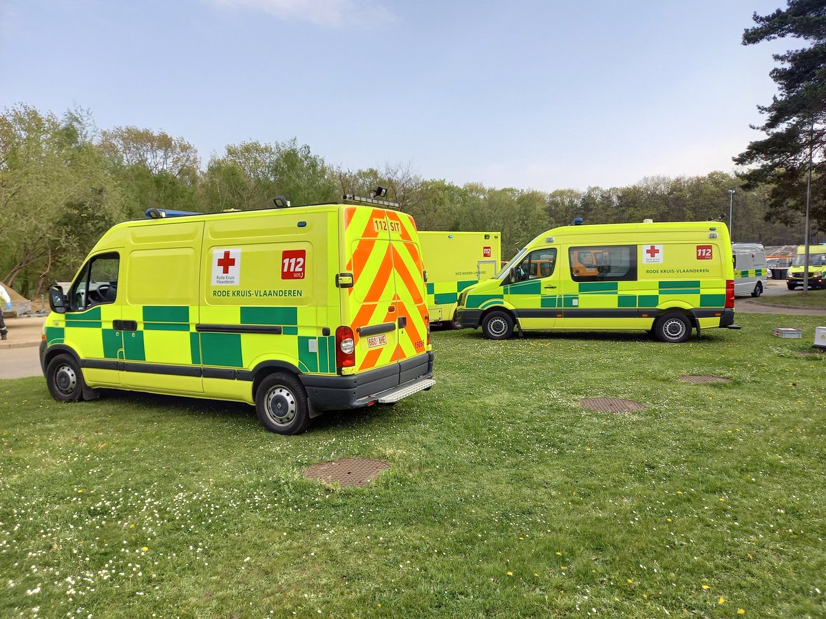 RKHulpdienstlim's tweet photo. Met 3 Snelle Interventie Teams, 3 ziekenwagens en de CP-Med deden we vandaag mee aan de oefening #Genkknalt van @ZOLziekenhuis en @stadgenk. Een mooie D2  samenwerking tussen, @RodeKruisVL, @HetVlaamseKruis en de Limburgse reguliere 112 middelen. https://t.co/YU3uSXGdFK