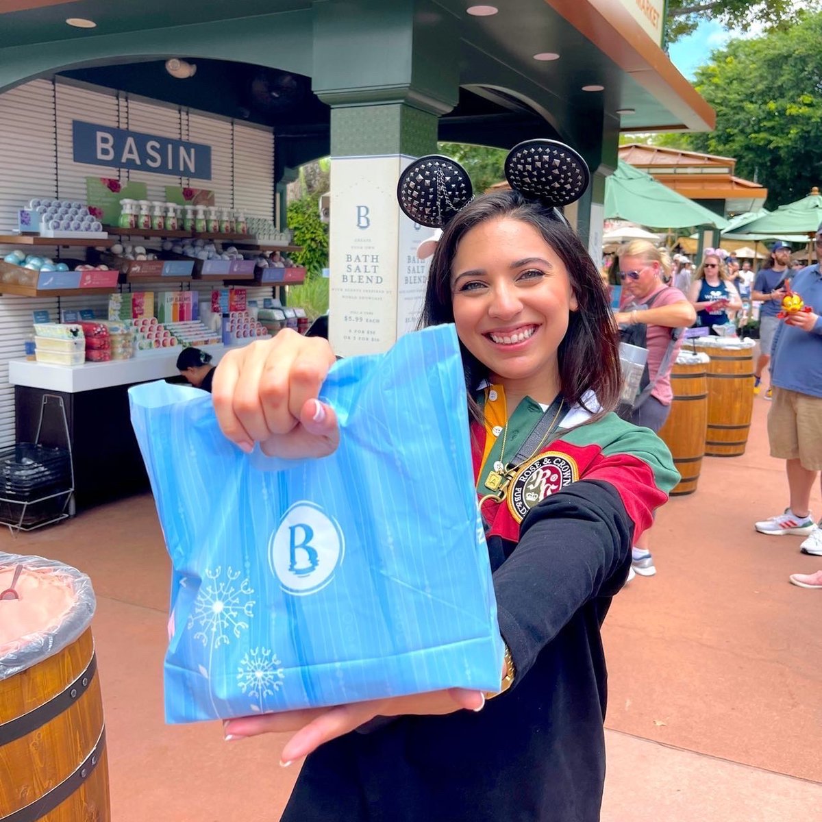 BasinFresh's tweet image. Meet us in World Showcase! 🌐 Just outside of the Germany Pavilion, you'll discover the Basin pop-up with self-care products designed exclusively for the EPCOT Flower &amp;amp; Garden Festival! 🌷 Have you been yet?