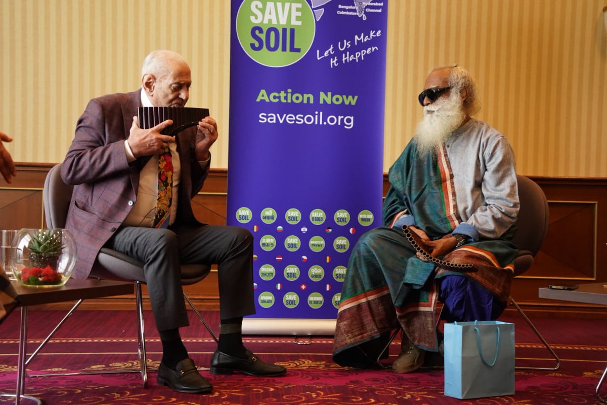 SadhguruJV's tweet photo. Delightful meeting you, dearest @Gheorghe_Zamfir, and most grateful for this musical interlude as we journey to #SaveSoil. May the insufferable wail of our planet be soothed by softened hearts in compassionate, concerted response to the most critical need of our generation. -Sg https://t.co/vY3ns1oXih