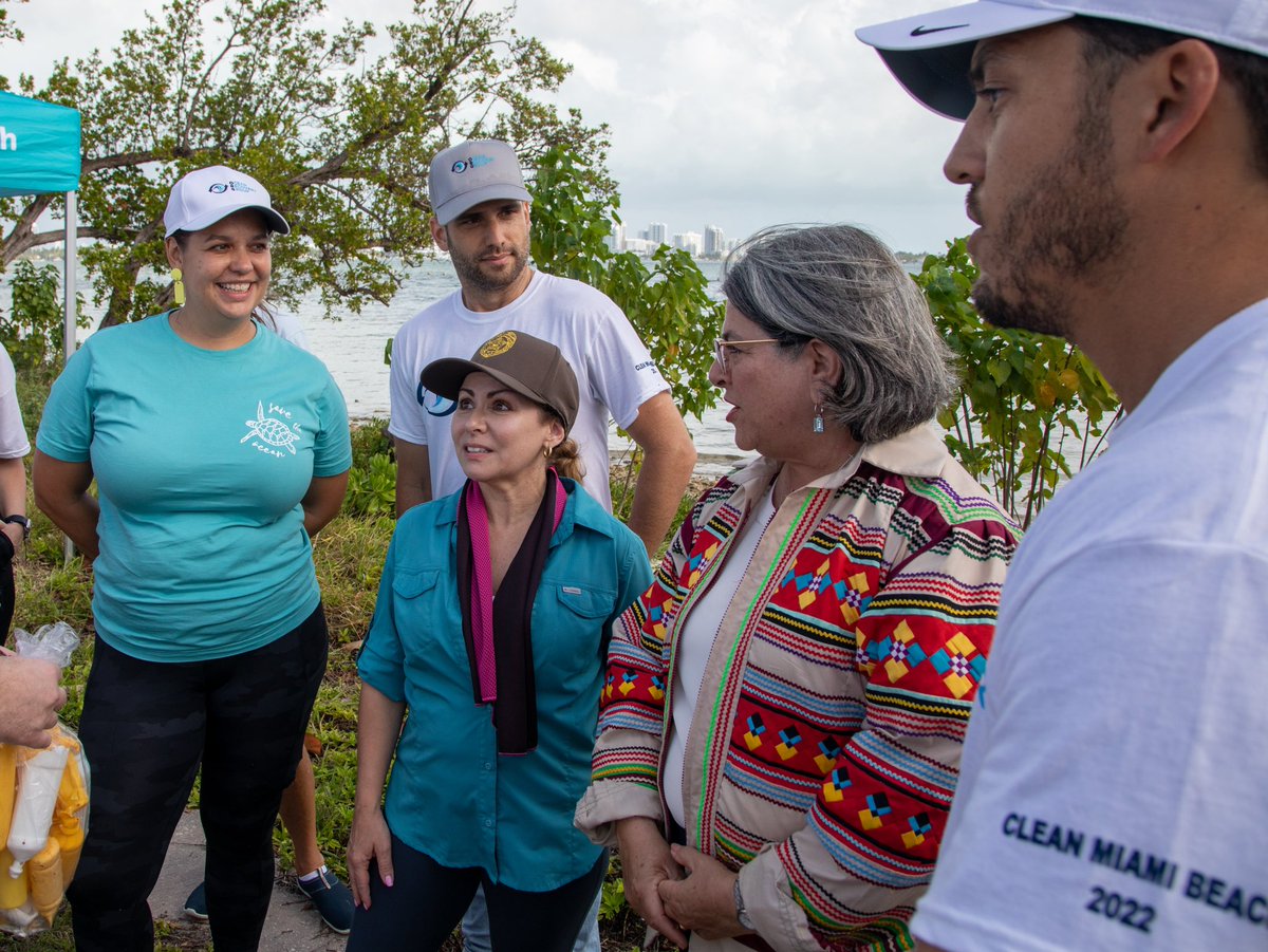 Clean Miami Beach tweet media