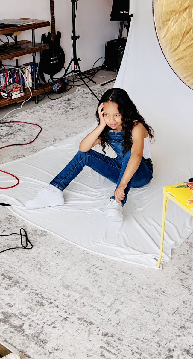 mandymiller07's tweet photo. Photo shoot for Arya Tish! @wilhelminaden  @Wilhelmina https://t.co/FJtcpWyKSi