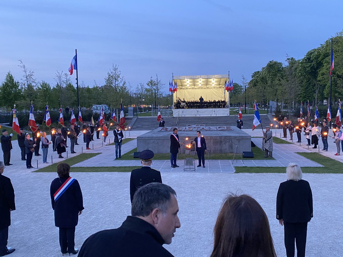 fmitouart's tweet photo. Veillée #solennelle du 77ème anniversaire de la #journée nationale du #souvenir des victimes et des héros de la déportation. #Fier d’être invité et de participer avec @ArnaudRobinet @CaVautrin @xavieralbertini https://t.co/WoqdCBwRKI