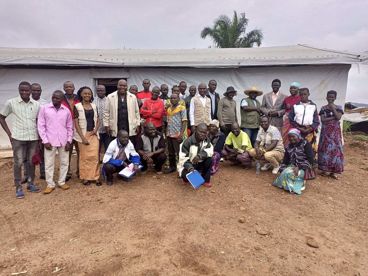 MUSACARDC's tweet photo. Avc l'apppui financier de USAID/DAI-SLR,L'@MUSACARDC  a déployé une équipe pr la prise de cntact &amp; étude de faisabilité d'une mutuelle de santé en faveur dl Mutuelle de Santé de Angumu (MUSANGU) ds la ZS de Angumu 
#Mahagi,#Ituri
#Couverture #Universelle des Soins💪 https://t.co/8fWRsWV2Ac