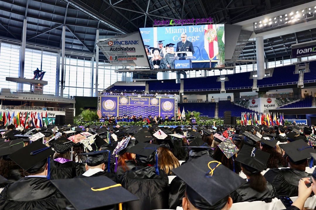 MDCollege's tweet photo. Congratulations to the #MDCWolfson, #MDCMedical & #MDCHomestead graduates transitioning to an #MDCGrad π Weβre so proud! π
#BeMDC #Grad #Graduation #Classof2022 #Miami https://t.co/83p6taL8GV