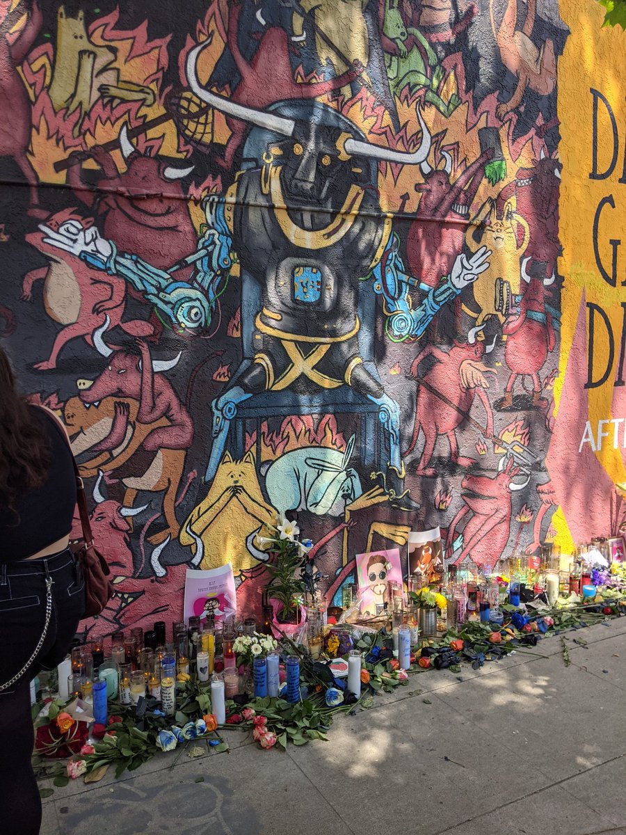 Spenceplaysbass's tweet photo. #FeerickForever #RIPTimFeerick #RIPTim
A very heartwarming memorial from the DGD community. It was very touching, and a good way to remember Tim and start Swanfest. https://t.co/A1tWTQve8c