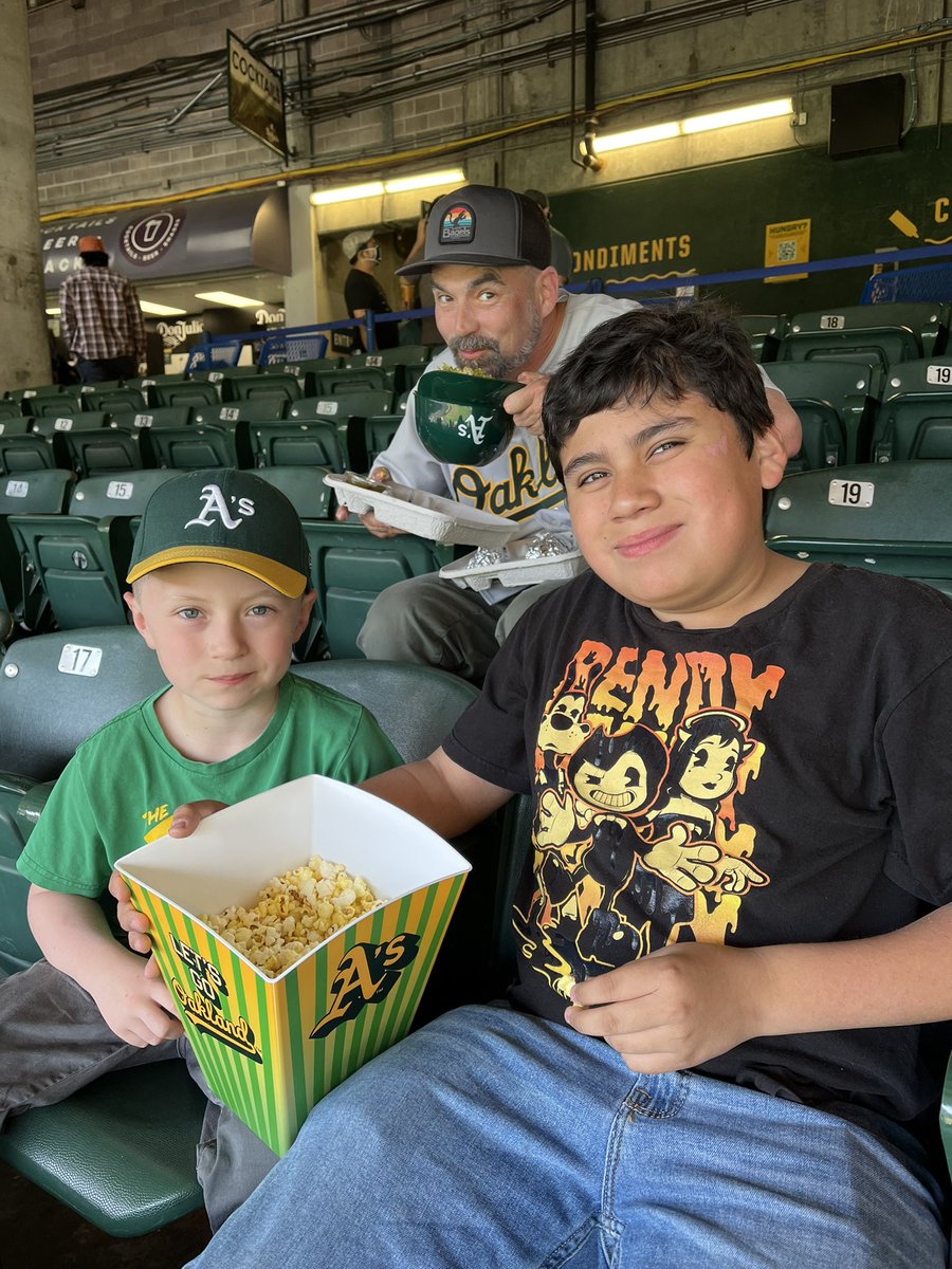 Lynsie Castellano tweet media