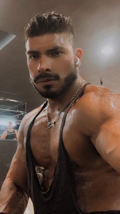 Watch Ottoniel Yañez's leaked NSFW photo on TwXstars