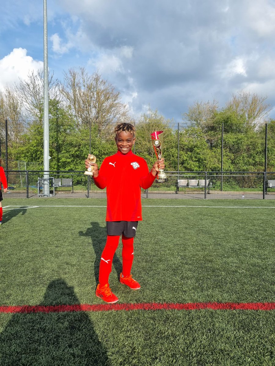 YoungStarsFC01's tweet photo. More pictures of the proud boys from the kick start win 8th April 2022 #workhard #progression #encouragingtheyouth https://t.co/DrhpLPDLQp