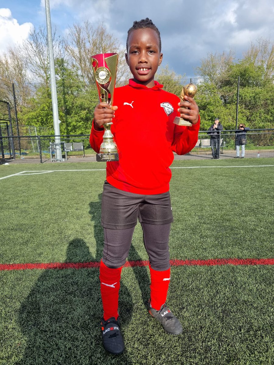 YoungStarsFC01's tweet photo. More pictures of the proud boys from the kick start win 8th April 2022 #workhard #progression #encouragingtheyouth https://t.co/DrhpLPDLQp