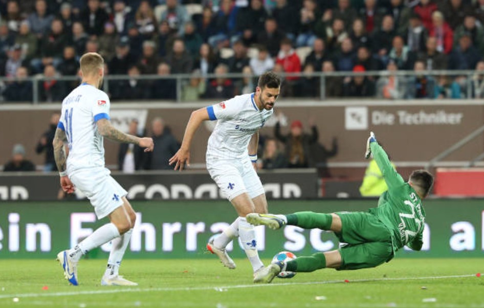 BuLi_Benny's tweet photo. 2. LIGA
DARMSTADT va gagner à ST PAULI (2-1) et prend la 3ème place du classement. St Pauli recule à la 4ème
#fcspd98 https://t.co/uTmIVDoKAA