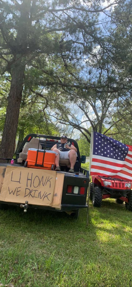 Colby_Legit's tweet photo. @BuschBeer You got that right. https://t.co/Y6tdtj34nk