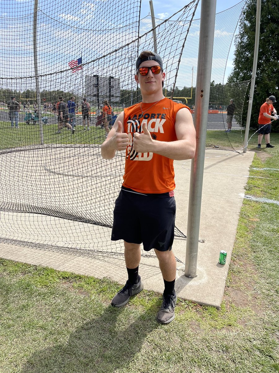 SlicerLPGTF's tweet photo. Boy’s Discus: 

Chase Lewis of @LPCCTF took the win with a throw of 137-04 feet! ⚡️

@LPCCTF #dickdeardurff https://t.co/cAlVKtpU3G
