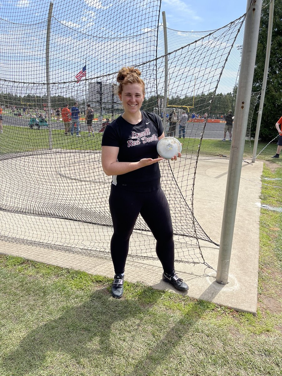 SlicerLPGTF's tweet image. Girl’s Discus: 

Kayanna Seely of @RunningRedDevil took the win with a throw of 111-04 feet! ⚡️

@LPCCTF #dickdeardurff