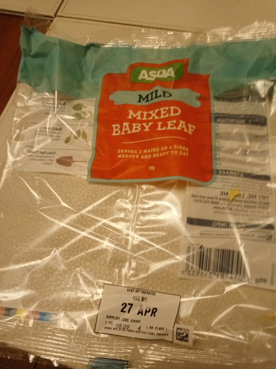 JHedaux's tweet photo. Hey @asda disappointed to find that I was sharing my salad with a snail tonight, unfortunately my dinner guest was typically at the bottom of the bowl - with no garlic butter included! #asda #bellyachetomorrow #snailtrail https://t.co/ciV98uik6R