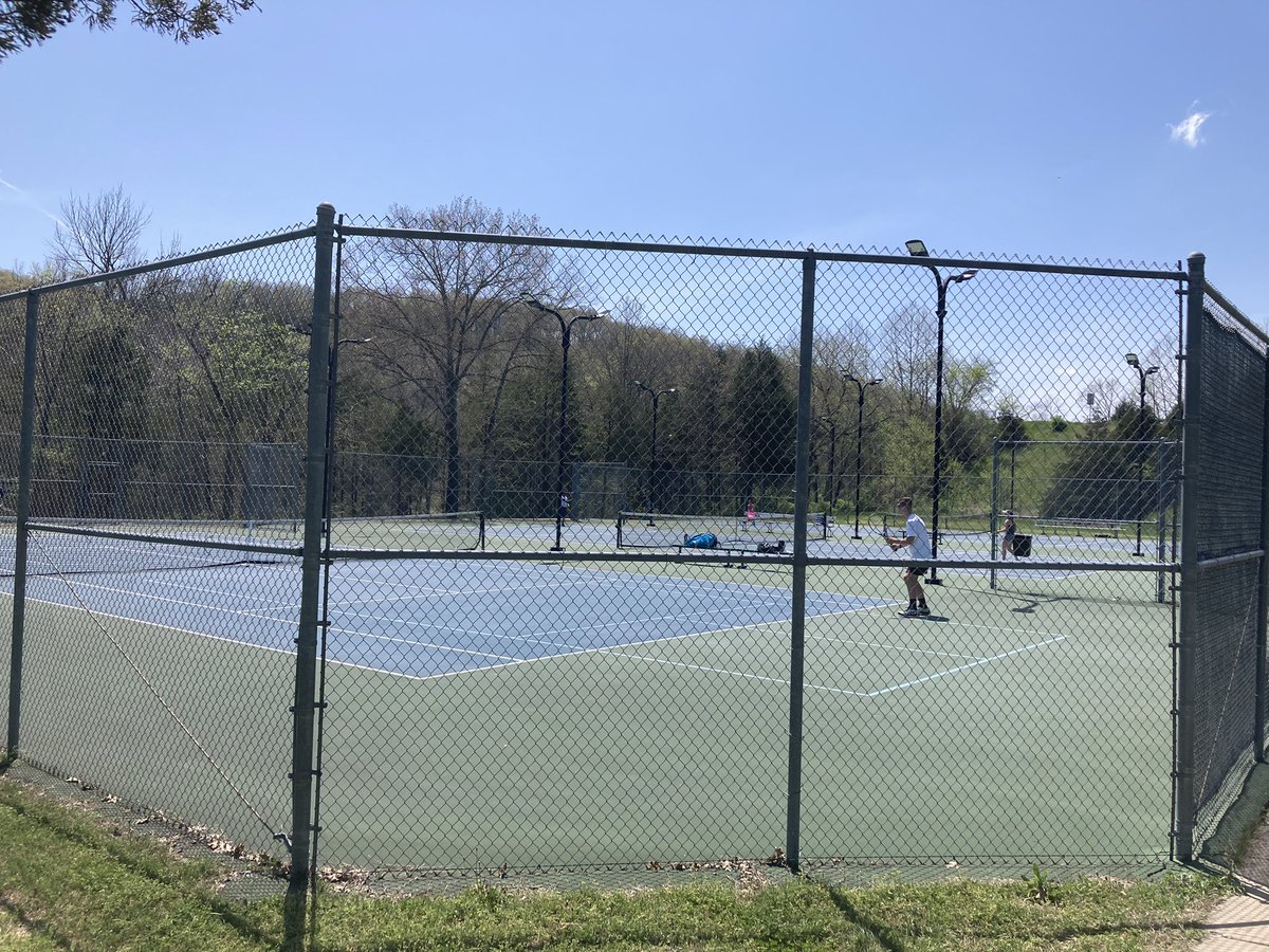 So fun to see <a href="/usta/">USTA</a> <a href="/ustamovalley/">USTA Missouri Valley</a> junior tennis back in Branson, Missouri! Thank you <a href="/CheriKembell1/">Cheri Kembell</a> for organizing and <a href="/BHSPirateTennis/">Branson Tennis</a> senior Josh Bartram for directing! #tennisfamily