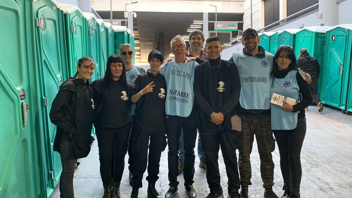 SutcapraOk's tweet photo. 🔵 SUTCAPRA presente en el recital de La Renga en #LaPlata
Como en cada evento que nuestros compañeros realizan sus tareas, acompañamos para controlar y fiscalizar el cumplimiento del convenio colectivo de trabajo y las condiciones laborales.
#Sutcapra #CAP https://t.co/gJQGuxiLOC