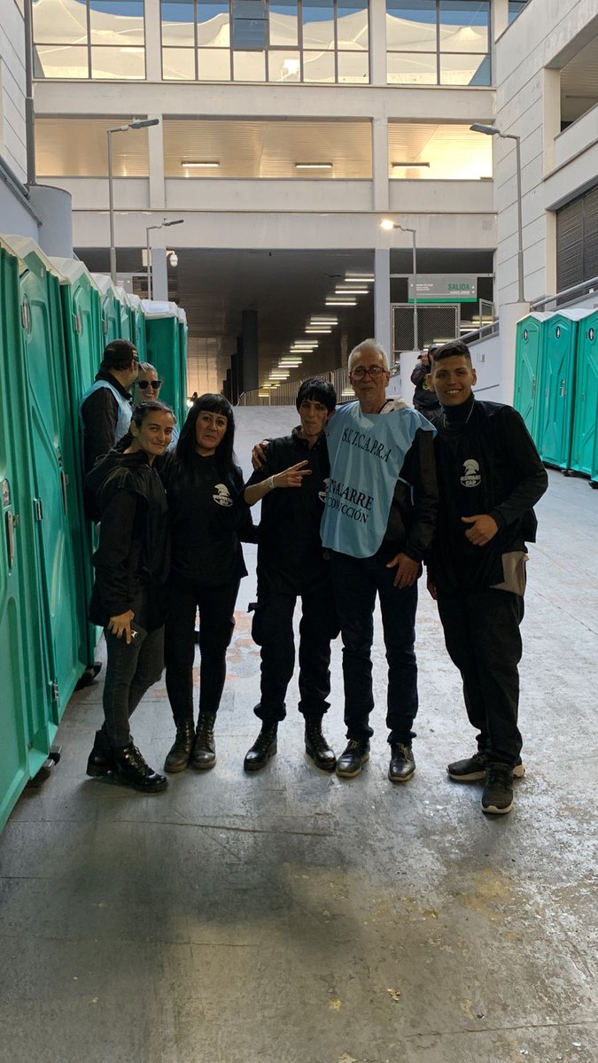 SutcapraOk's tweet photo. Hoy junto a la Delegación de La Plata estuvimos en la previa del recital donde nuestra Bolsa de Trabajo garantizó cupos laborales a una importante cantidad de compañeros que prestarán servicios en las tres fecha de la banda pautadas en el Estadio Ciudad de La Plata #Sutcapra https://t.co/dndNlPldWX