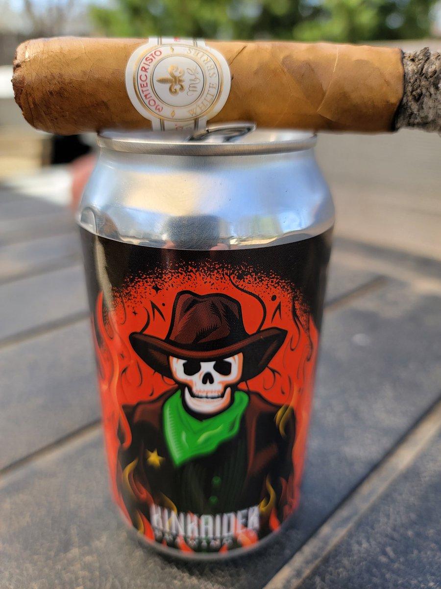 Rygolf1975's tweet photo. Spent all day tilling, spreading compost, reseeding and watering the backyard starting from scratch. A little breezy outside but this is a good way to relax after a shit ton of work in the yard.
#devilsgap #montrchristo @Kinkaiderbrew https://t.co/b7gi06JcYH